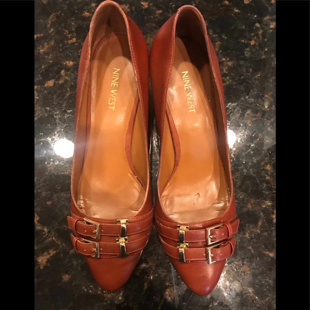 Nine West wedge size 9